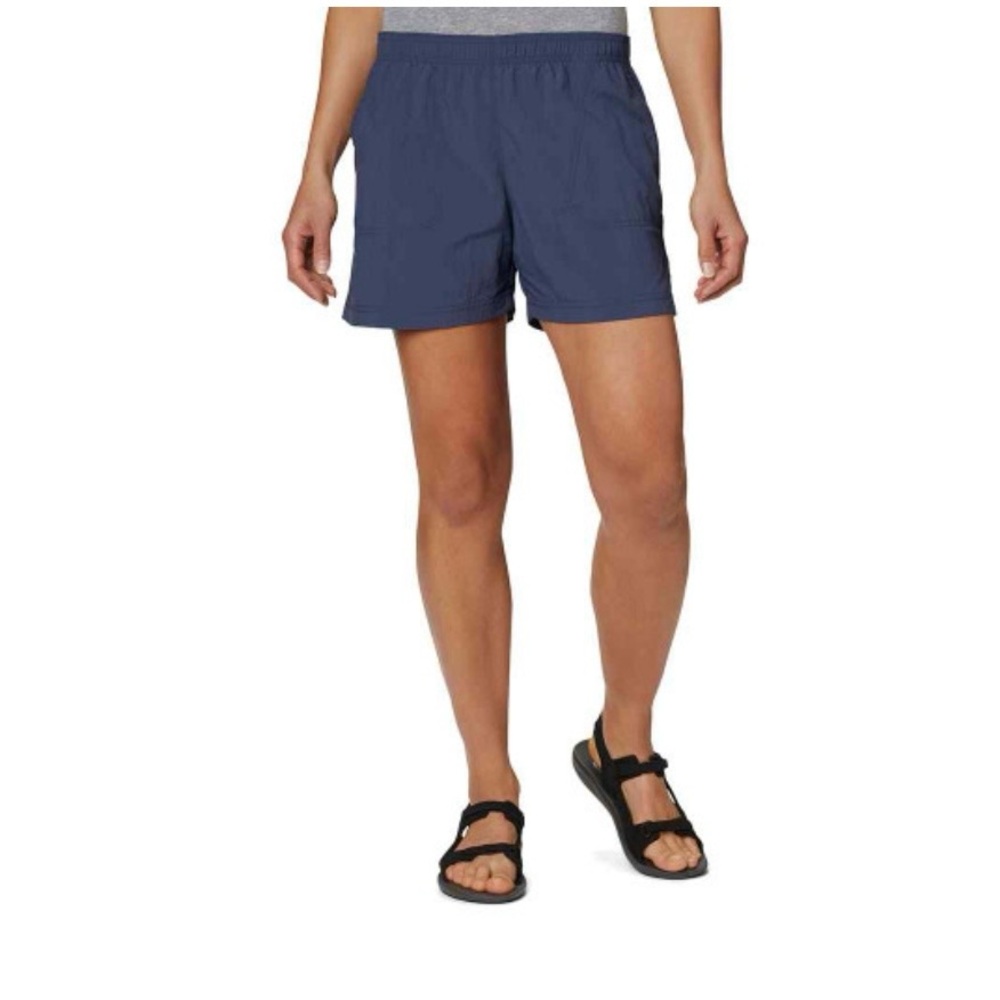 Columbia Women's size medium 6 inch Deep Blue‎ Cargo Shorts